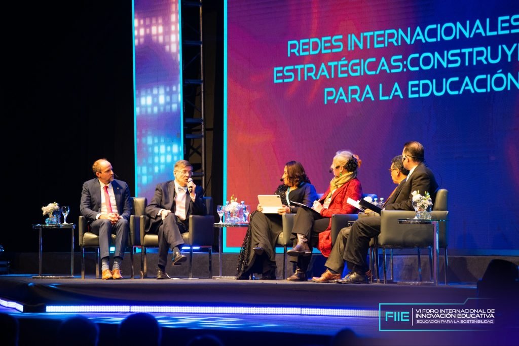 Redefiniendo la Educación en Bolivia